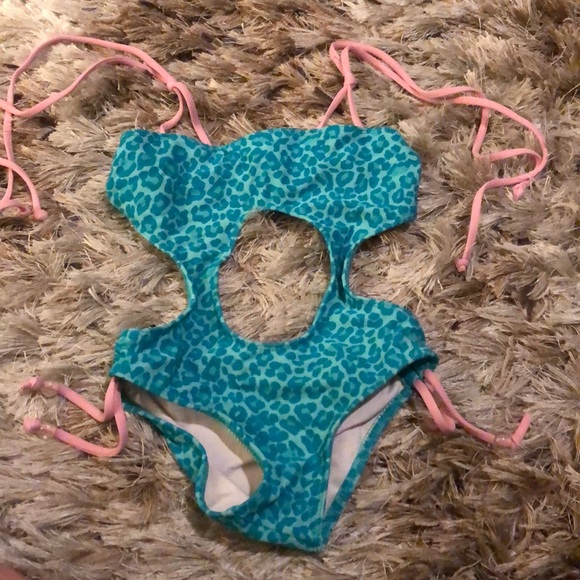 Kiki & Li Leopard Print Kids Molokini Size Small. - Picture 1 of 3